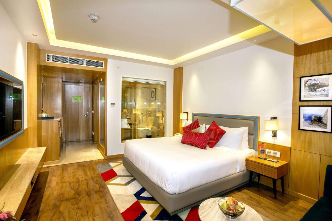 Ramada By Wyndham Katra Station Road Hotel Exterior photo